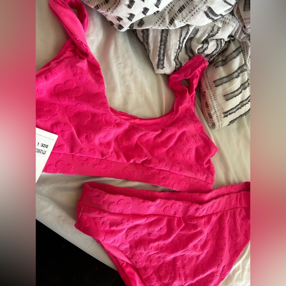 Hot Pink Bikini ♥️ - Picture 3 of 4
